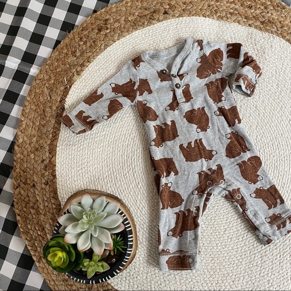 GAP + Carter’s Onesie Romper Bundle - Picture 3 of 7